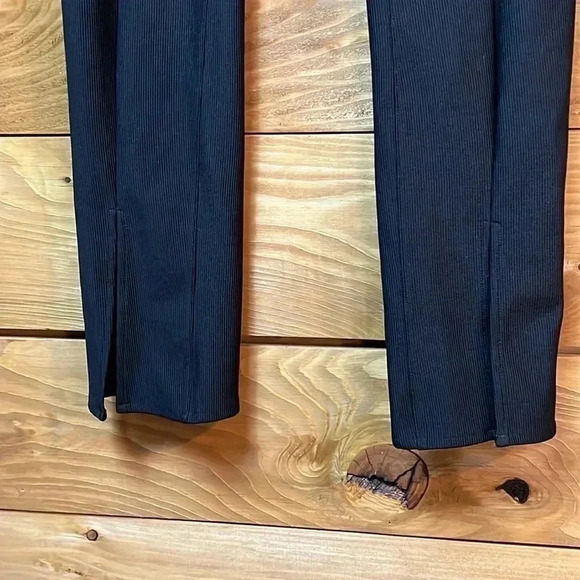 WOMENS URBAN OUTFITTERS BLACK RIBBED ZIPPERED SLACKS - Picture 2 of 7